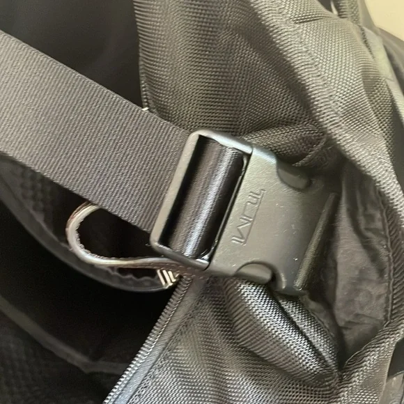 Tumi Black Laptop Bag - Picture 8 of 14